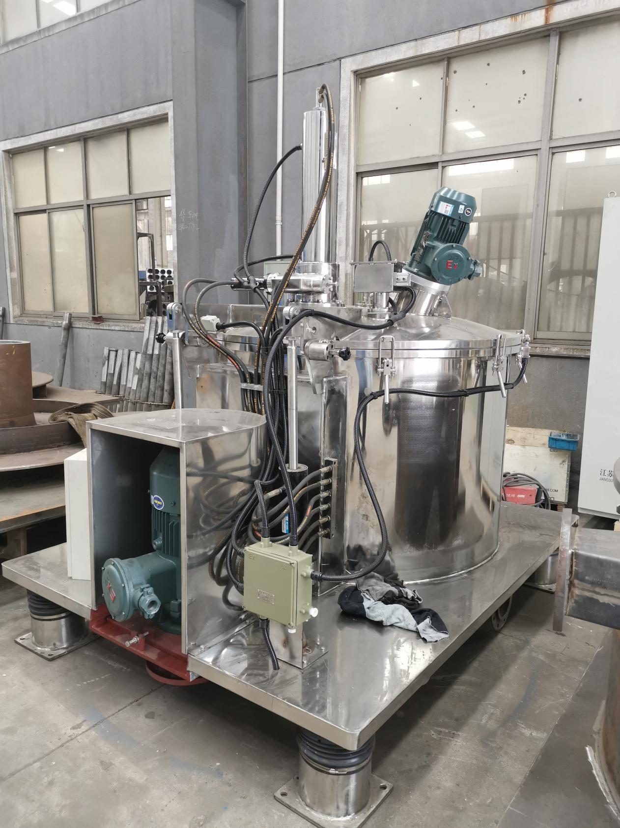 LGZ vertical automatic bottom discharge centrifuge